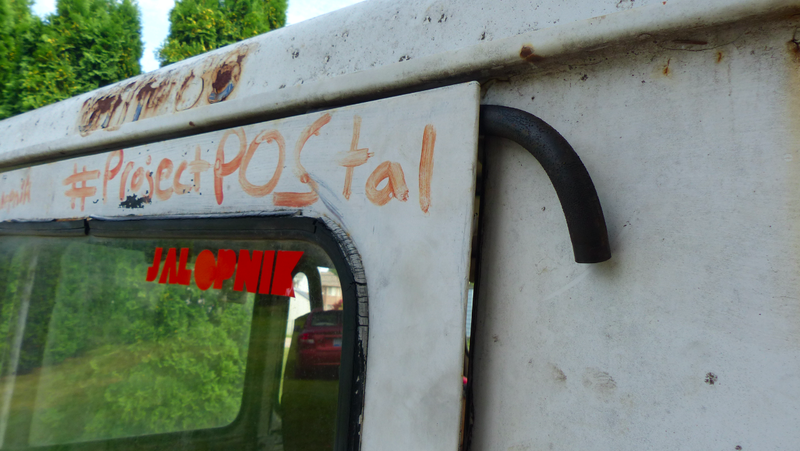 Illustration for article titled My $500 Postal Jeep Got Rammed By A Hummer H2 And Somehow I'm Still Alive